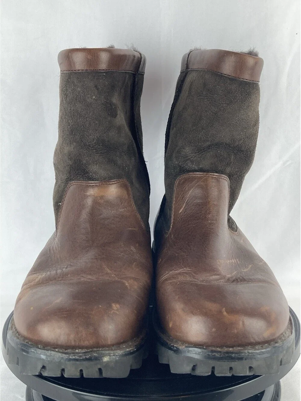 Men’s Size 10 UGG Australia 5485 Brown Leather Shearling Lined Winter Boots